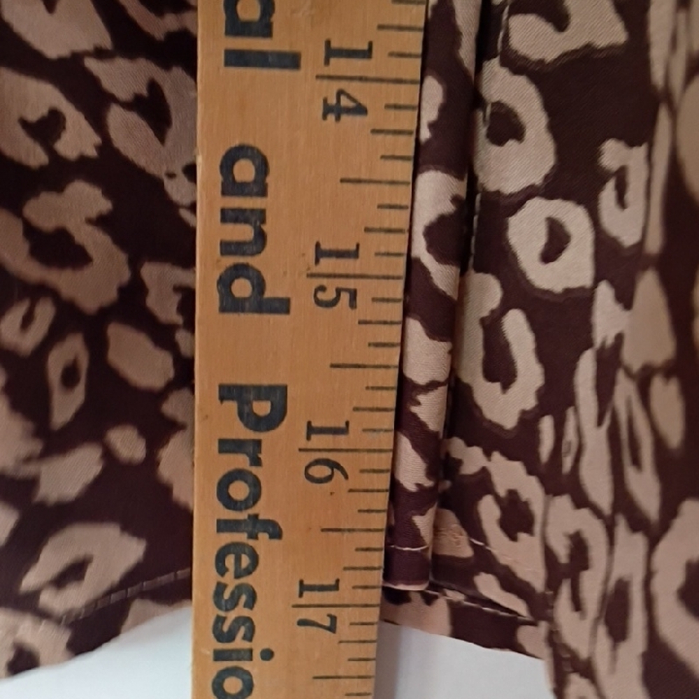 SHEIN Leopard Print Midi Skirt Slit Women’s Large (8-10) Animal Print - Picture 5 of 9